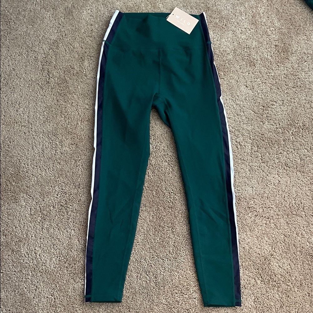 Elegant Green Women's Leggings with Side Stripes